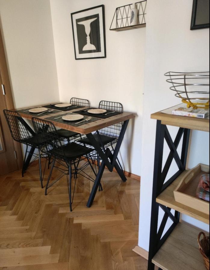 Apartman Filip พอดโกริกา ภายนอก รูปภาพ