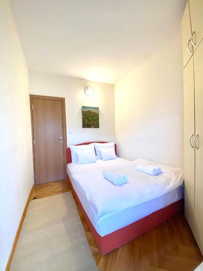 Apartman Filip พอดโกริกา ภายนอก รูปภาพ