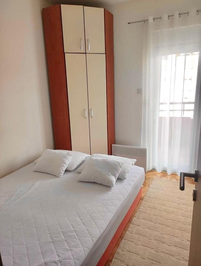 Apartman Filip พอดโกริกา ภายนอก รูปภาพ